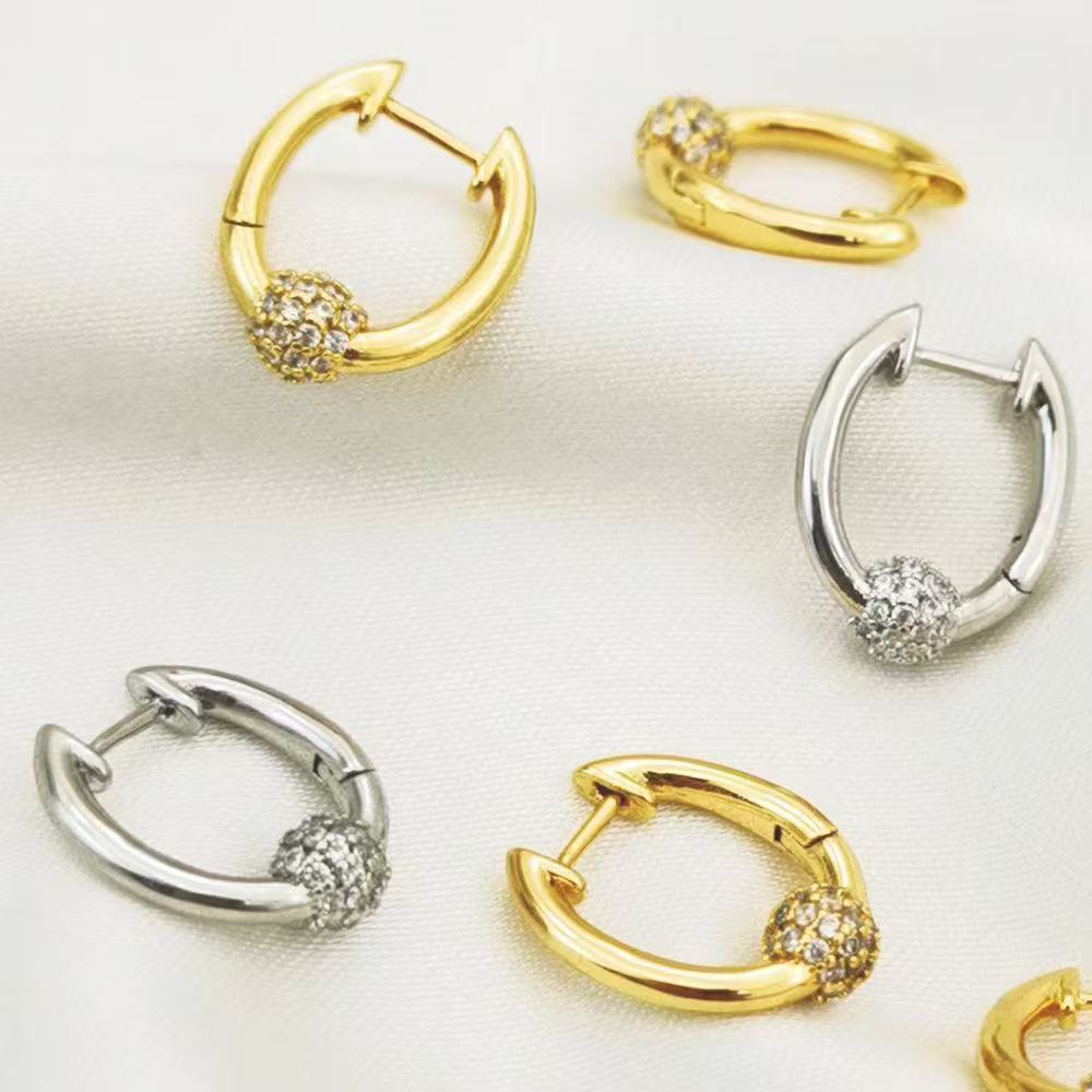 Brass electroplated 24k real gold U-shaped earrings inlaid with AAA zircon