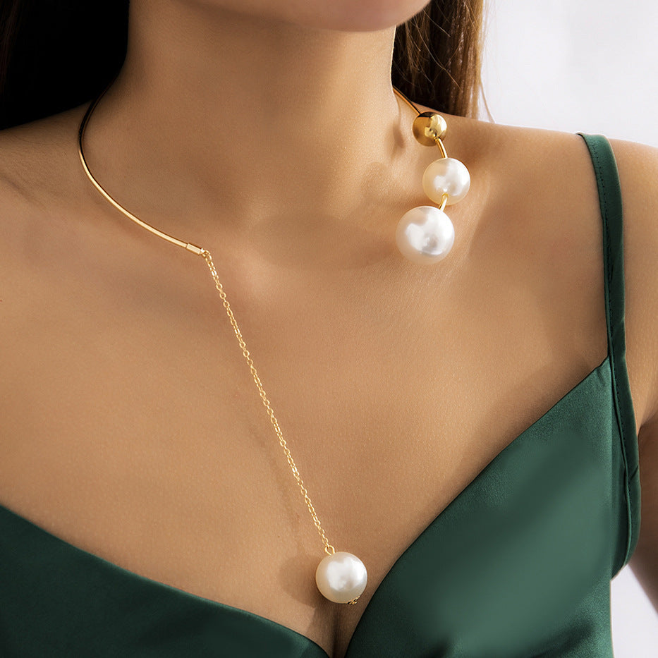 Minimalist Geometric Pearl Collar Necklace with Unique Open Design