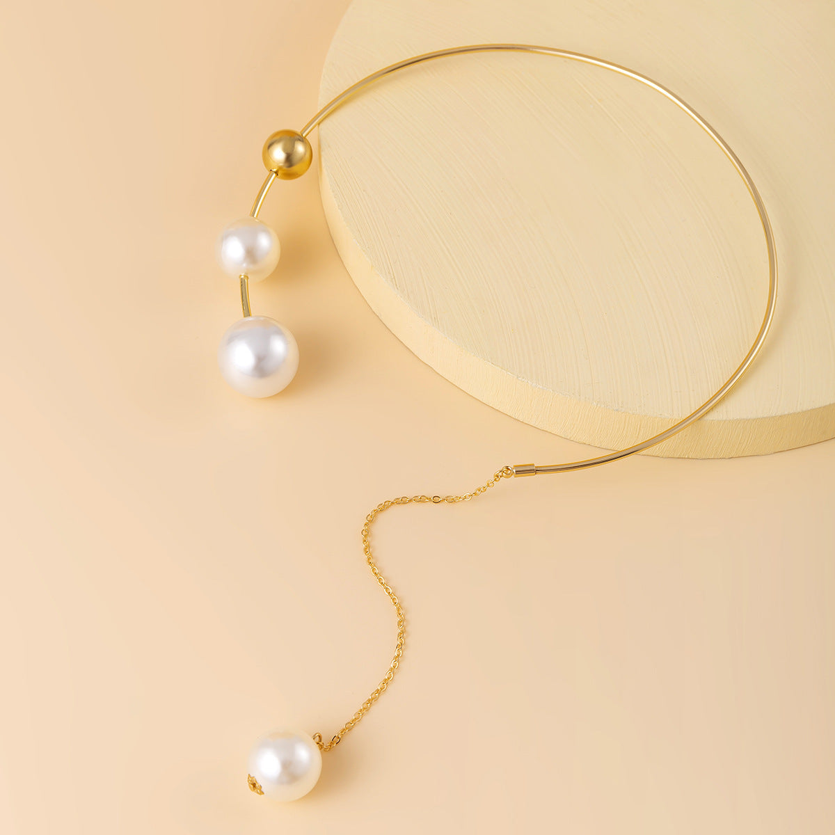 Minimalist Geometric Pearl Collar Necklace with Unique Open Design
